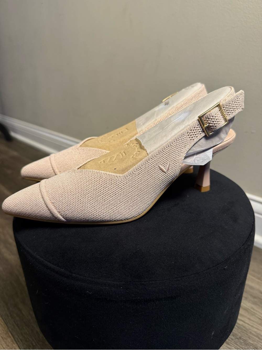 Vivaia Pointed Slingback pointed toe heels